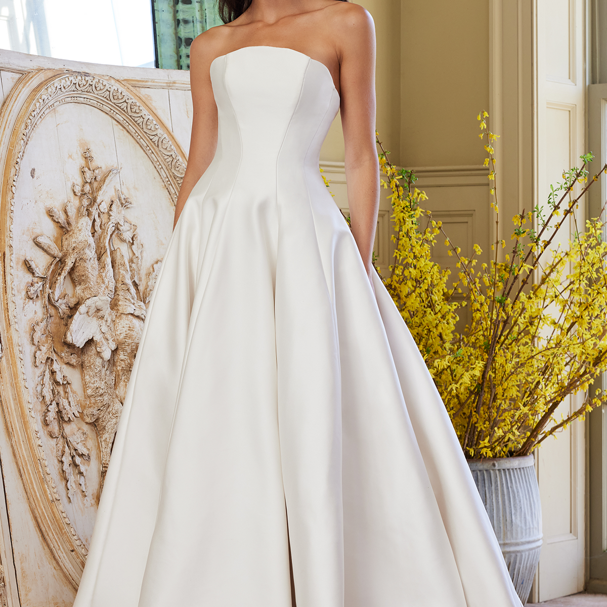 Saffron_solid_f_69884e0b-7d3e-